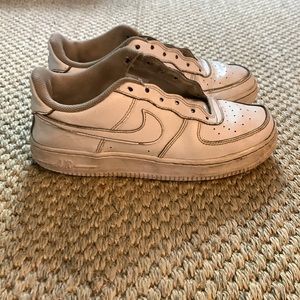 Nike Air Force 1 low women’s ‘77 *come with laces*